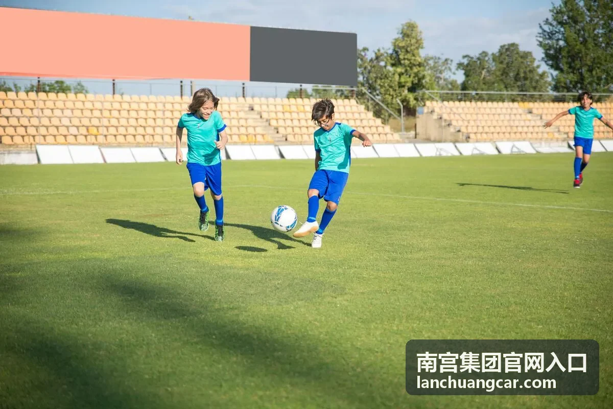 南宫集团官网入口车辆租赁与出行服务板块展示图